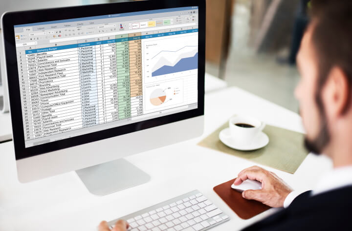 a computer screen depicting excel with alternate column colours